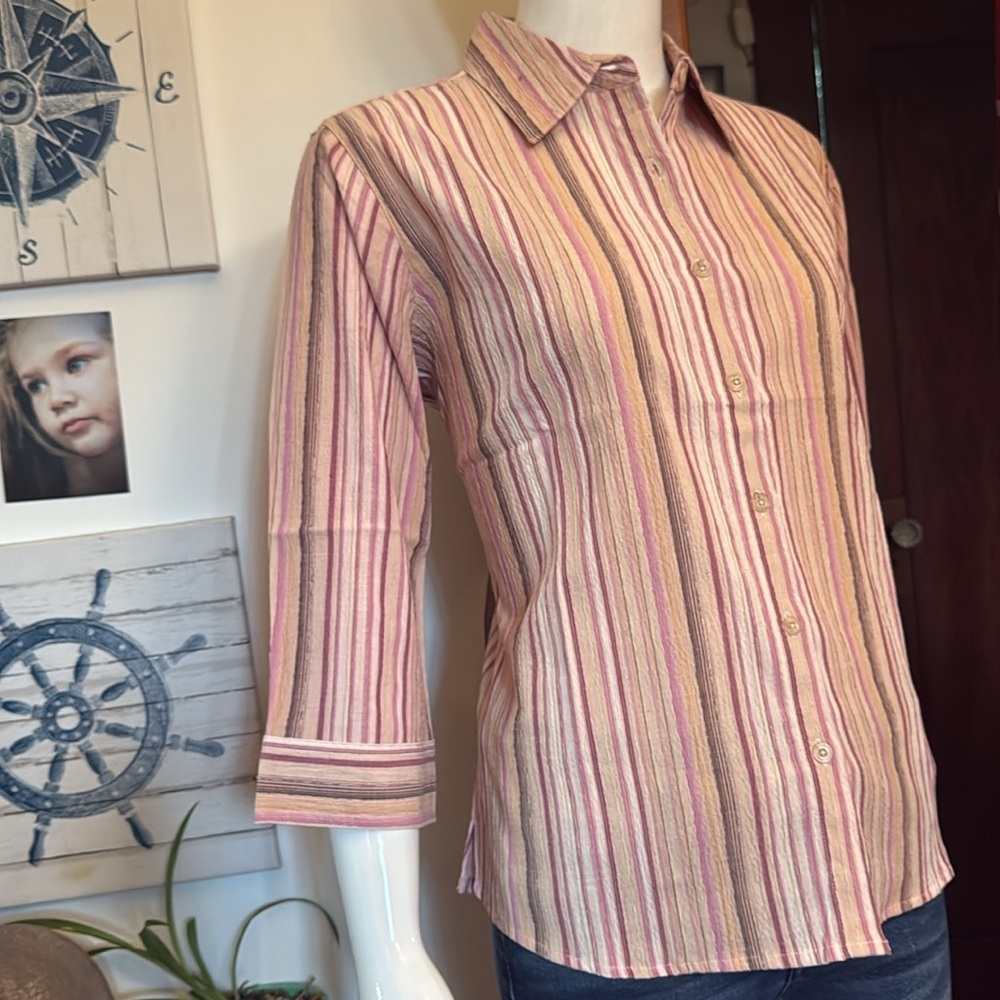 NWT northern reflections size small Striped Pink Button-Up Women's Top